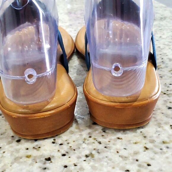 Tuscany by Easy Street womans sandals, size 7.5M - Picture 4 of 7